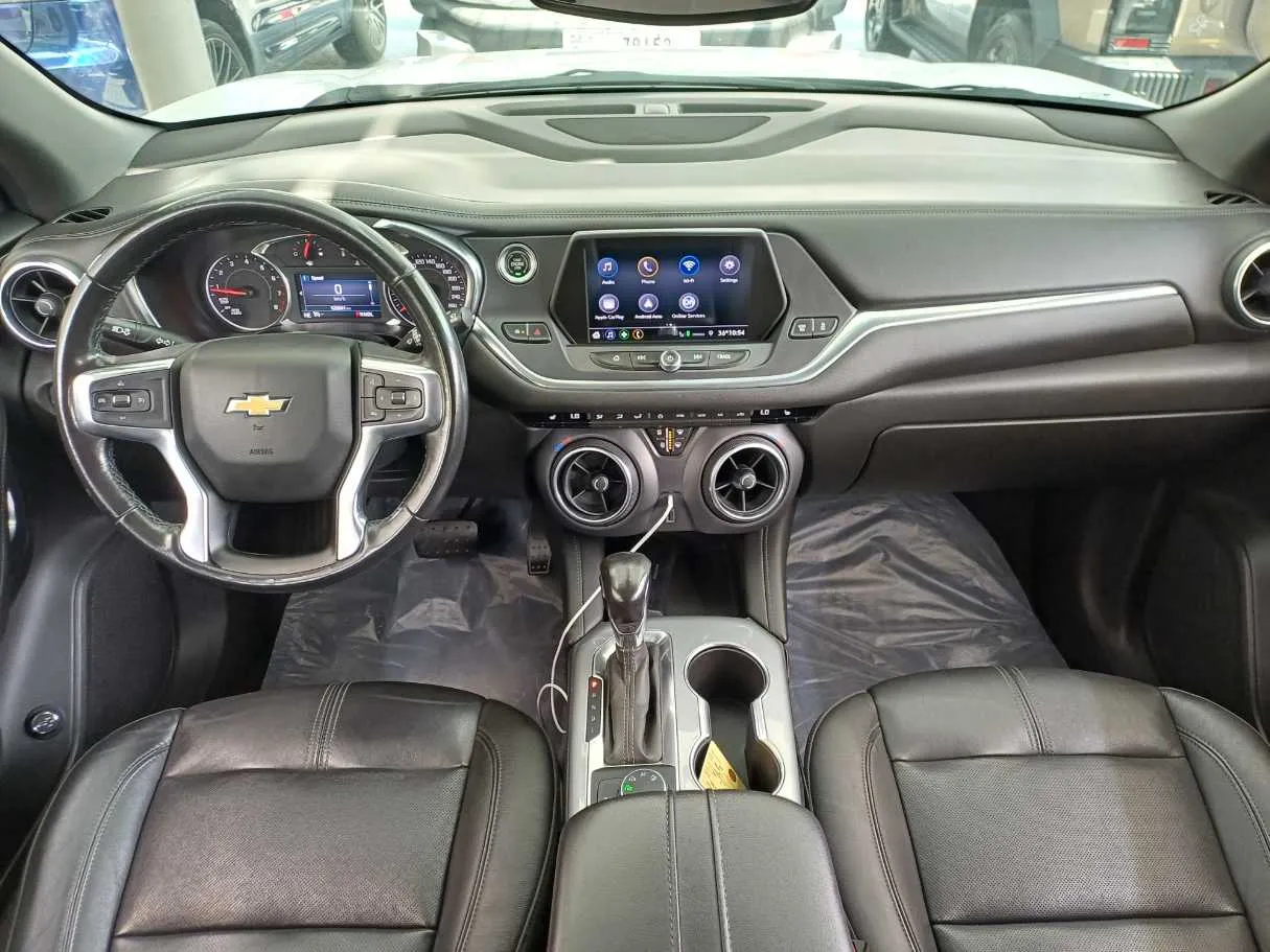 Car image 15