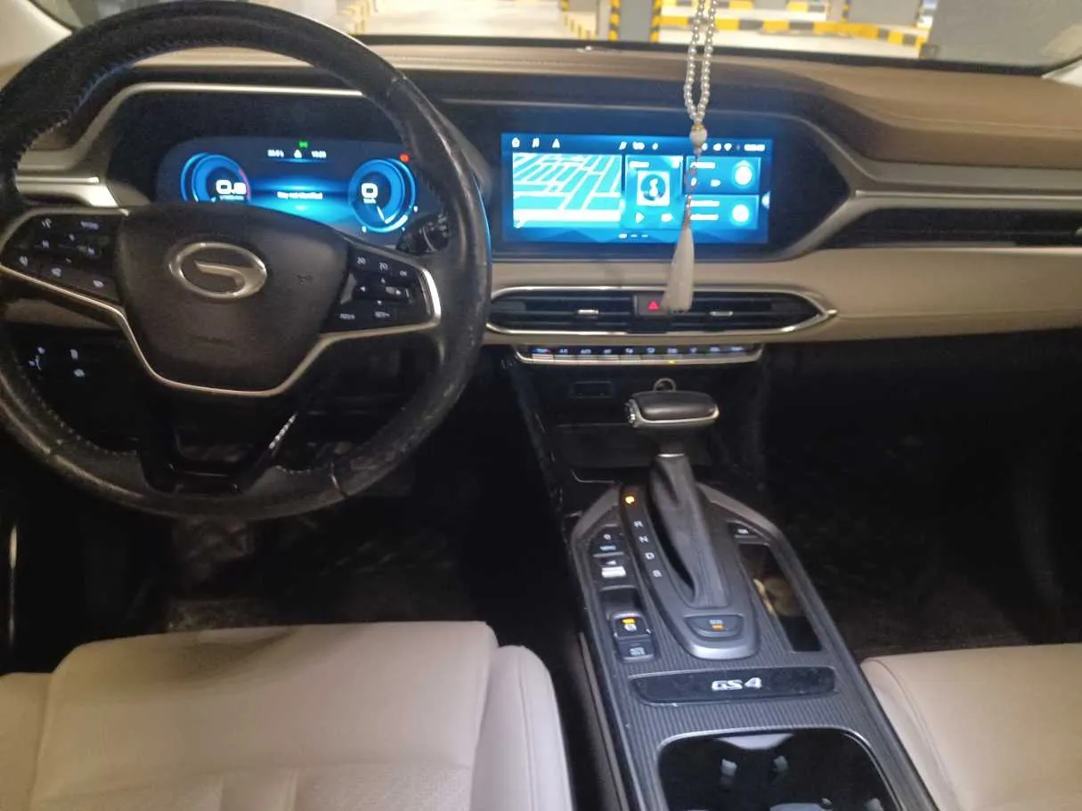 Car image 16