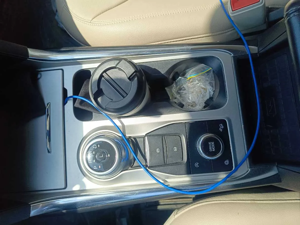 Car image 24