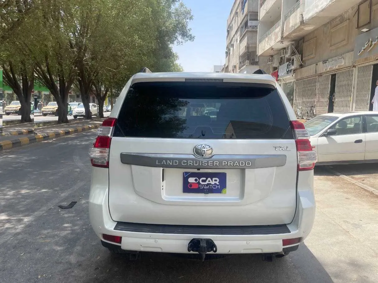 Car image 6