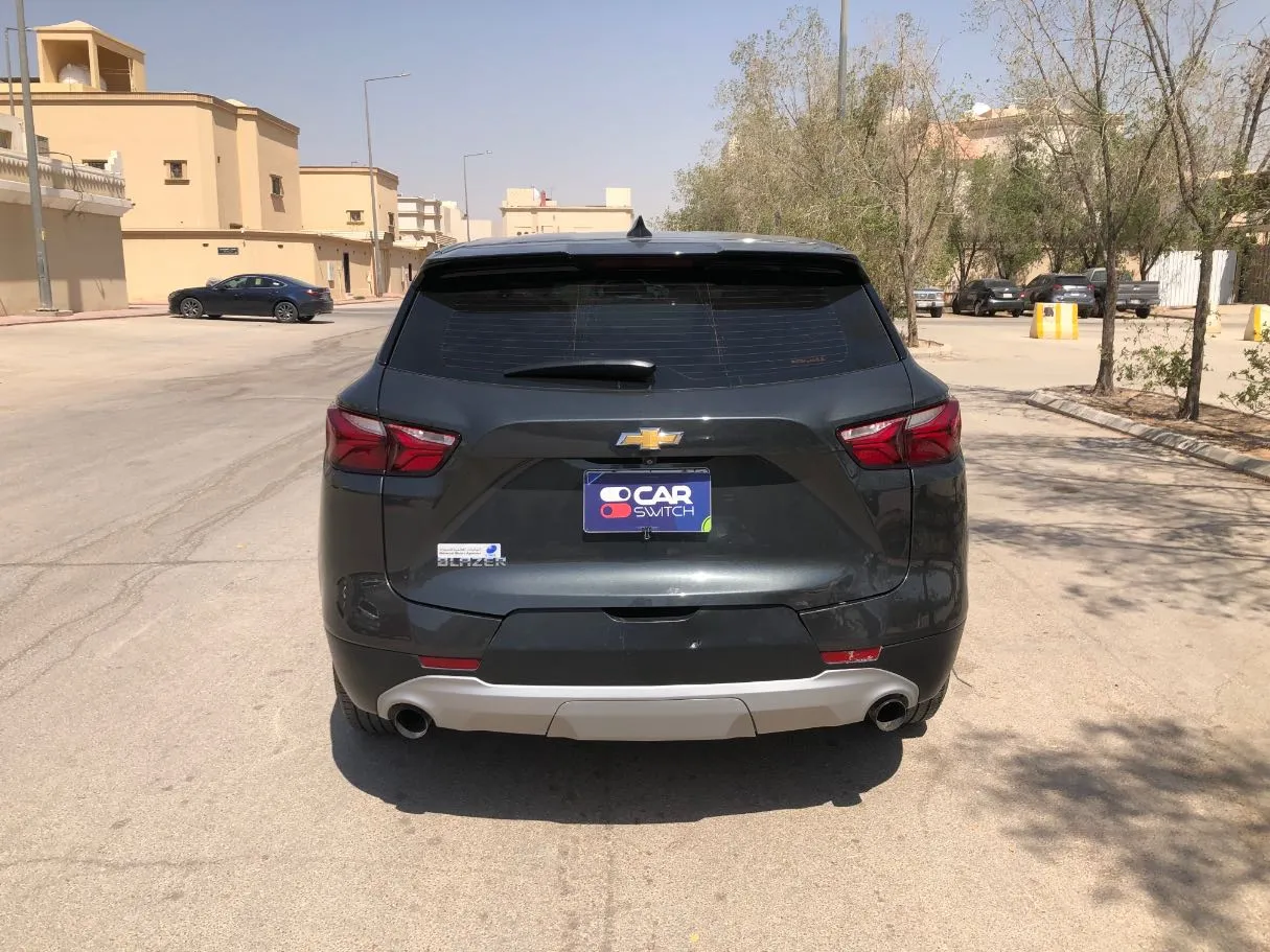 Car image 6