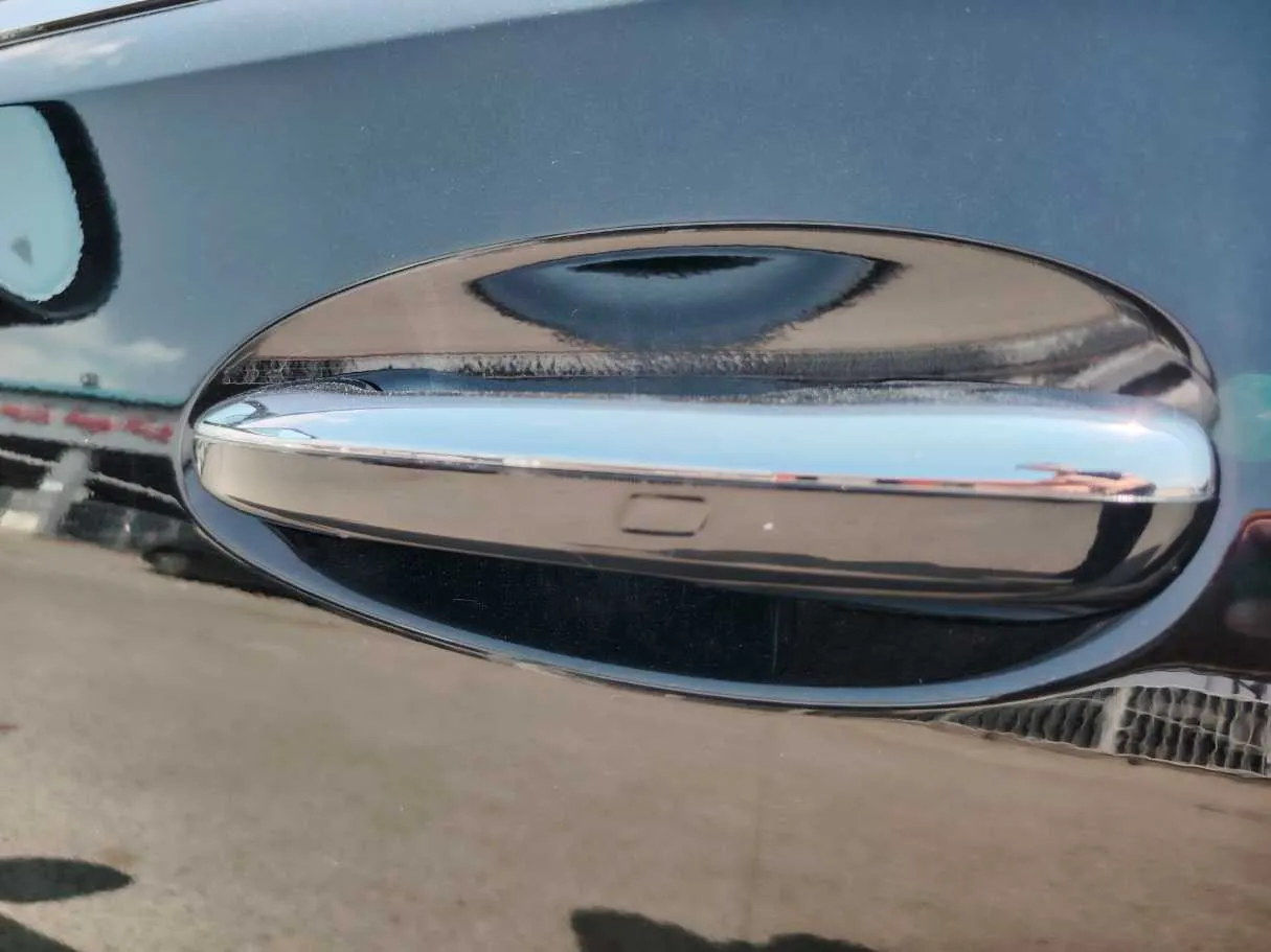 Car image 32