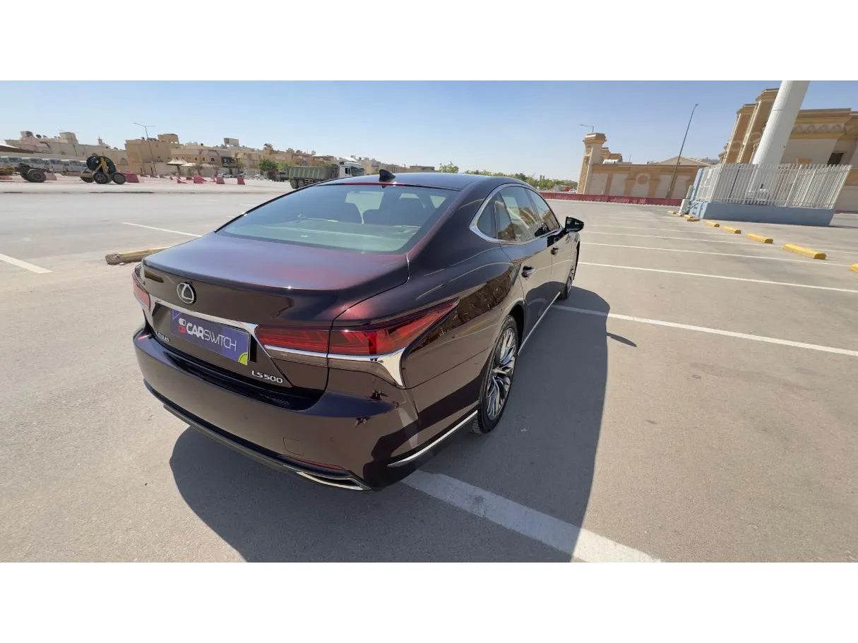 Car image 5