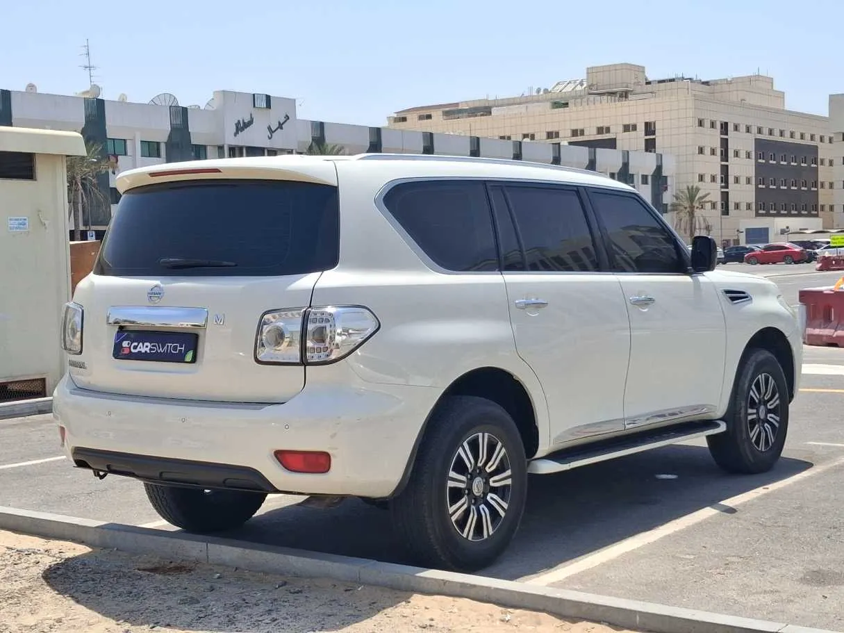 Car image 5