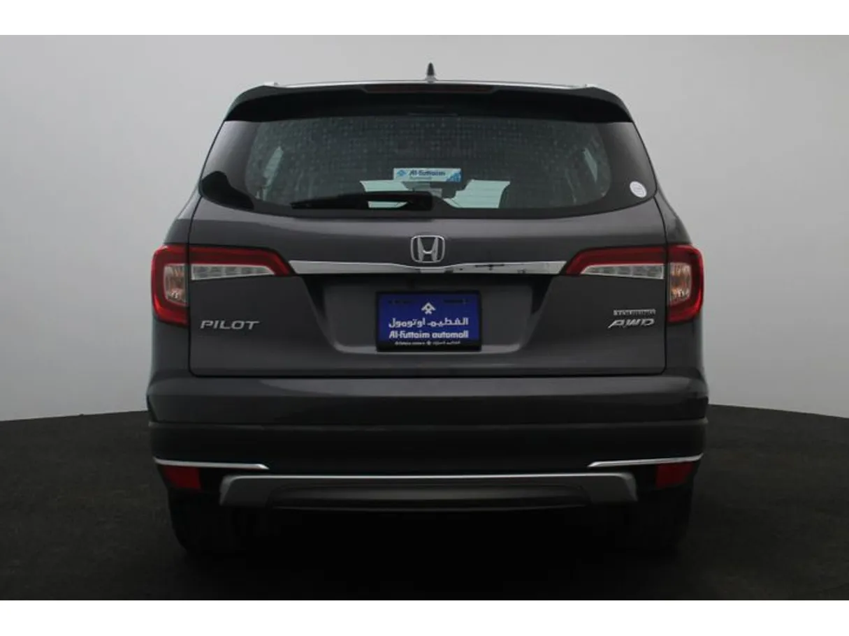 Car image 12