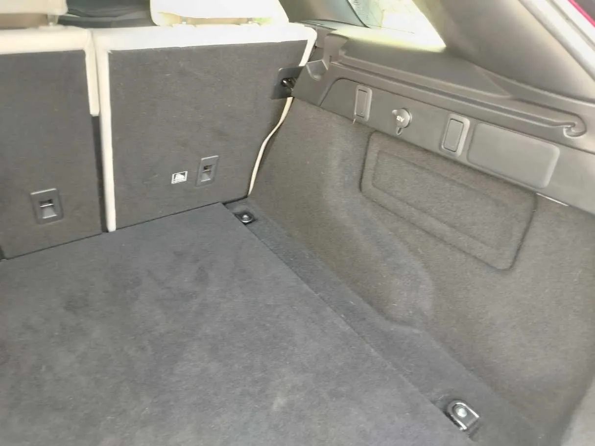 Car image 33
