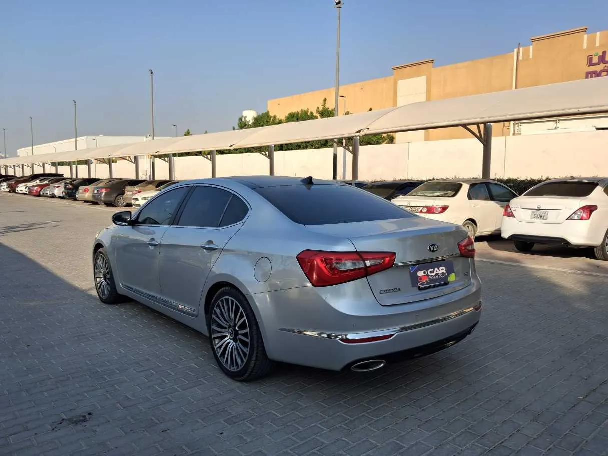 Car image 7