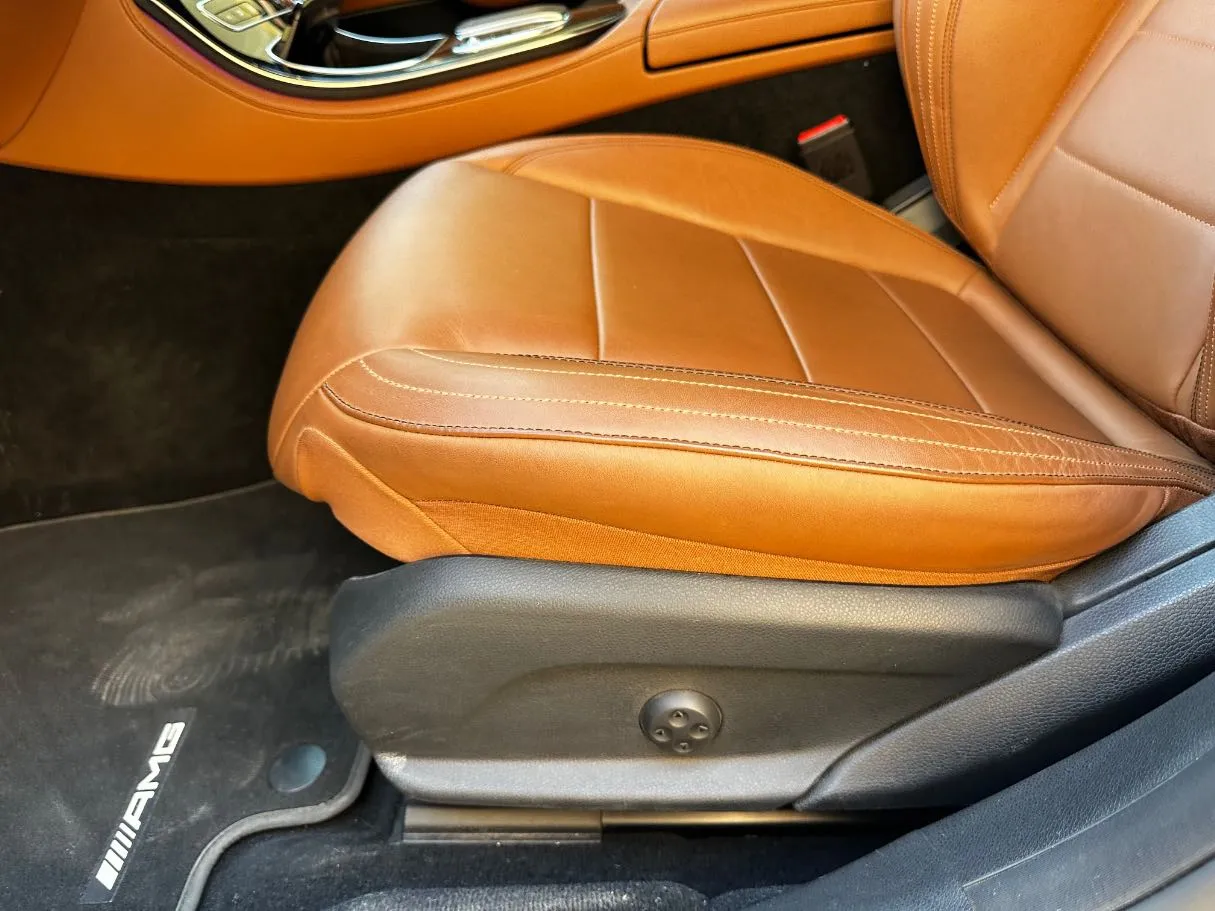 Car image 27