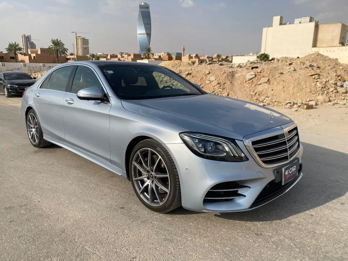 Car image 3