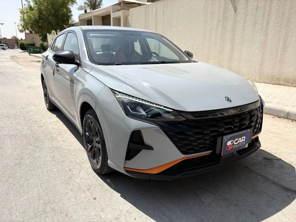 Car image 3