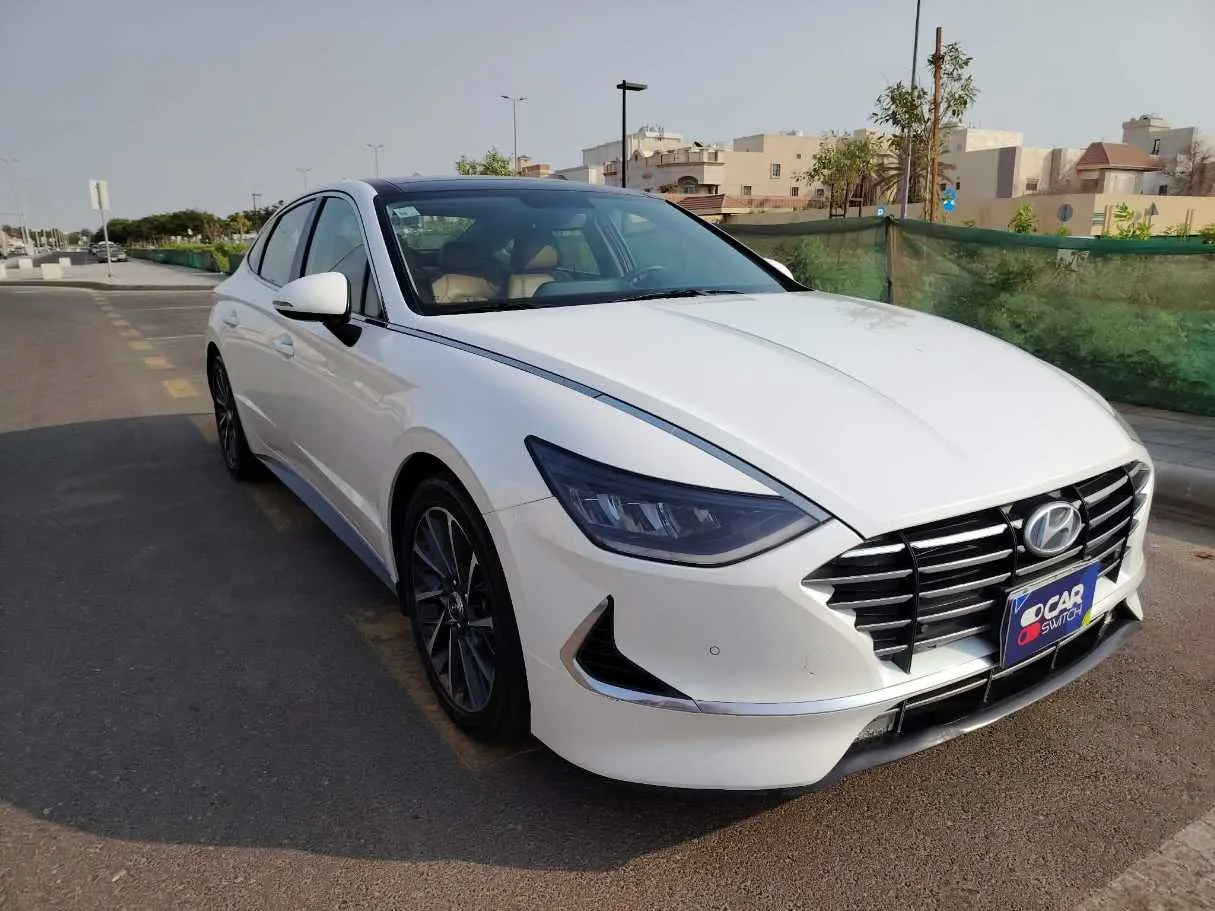 Car image 3
