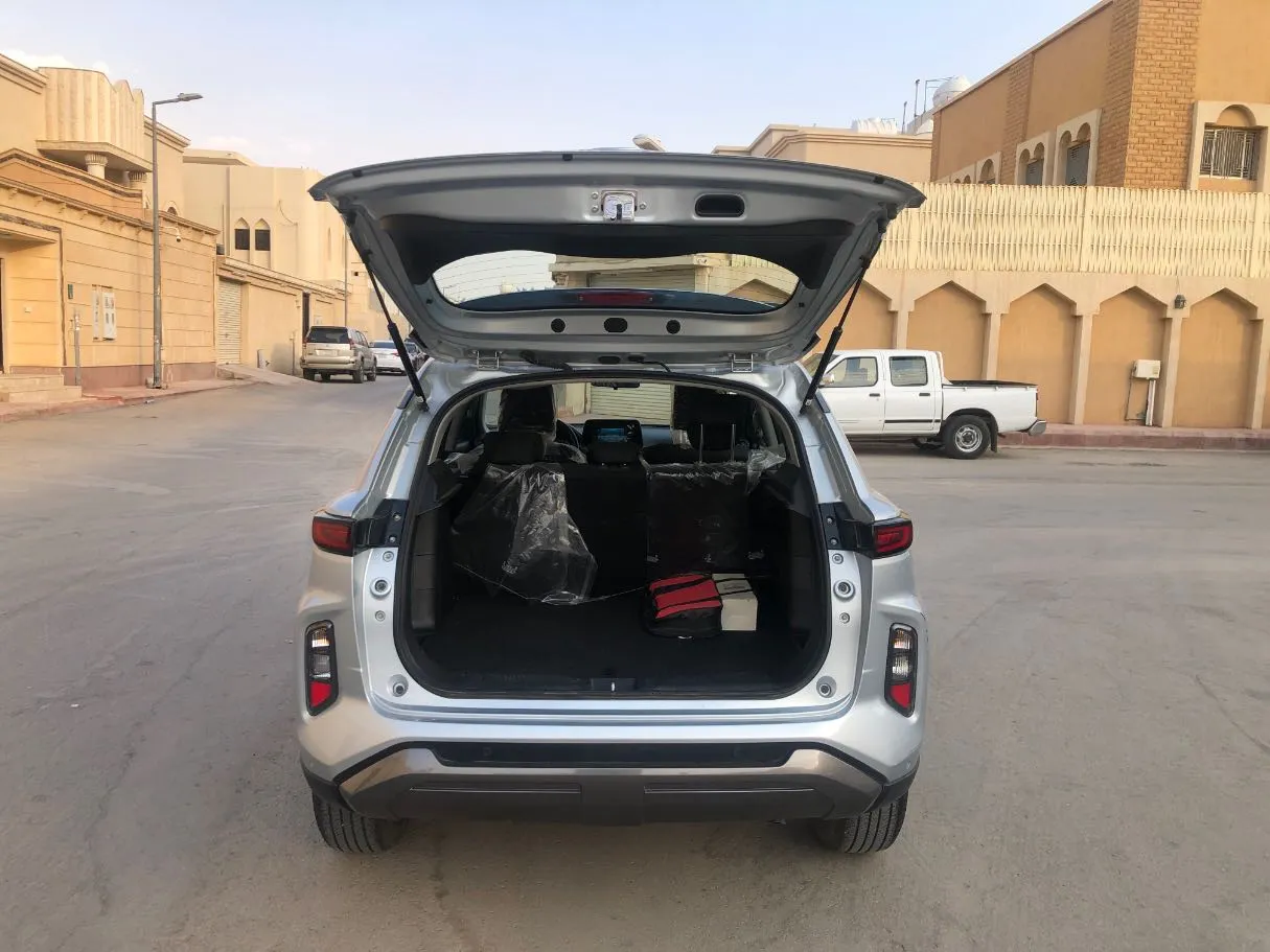 Car image 20