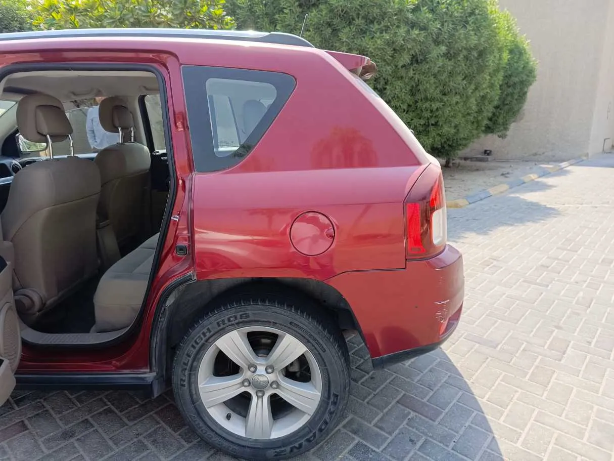 Car image 15
