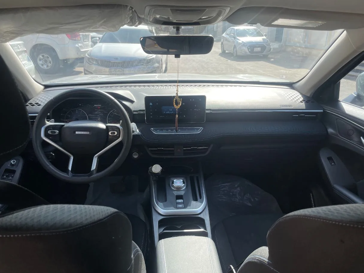 Car image 17