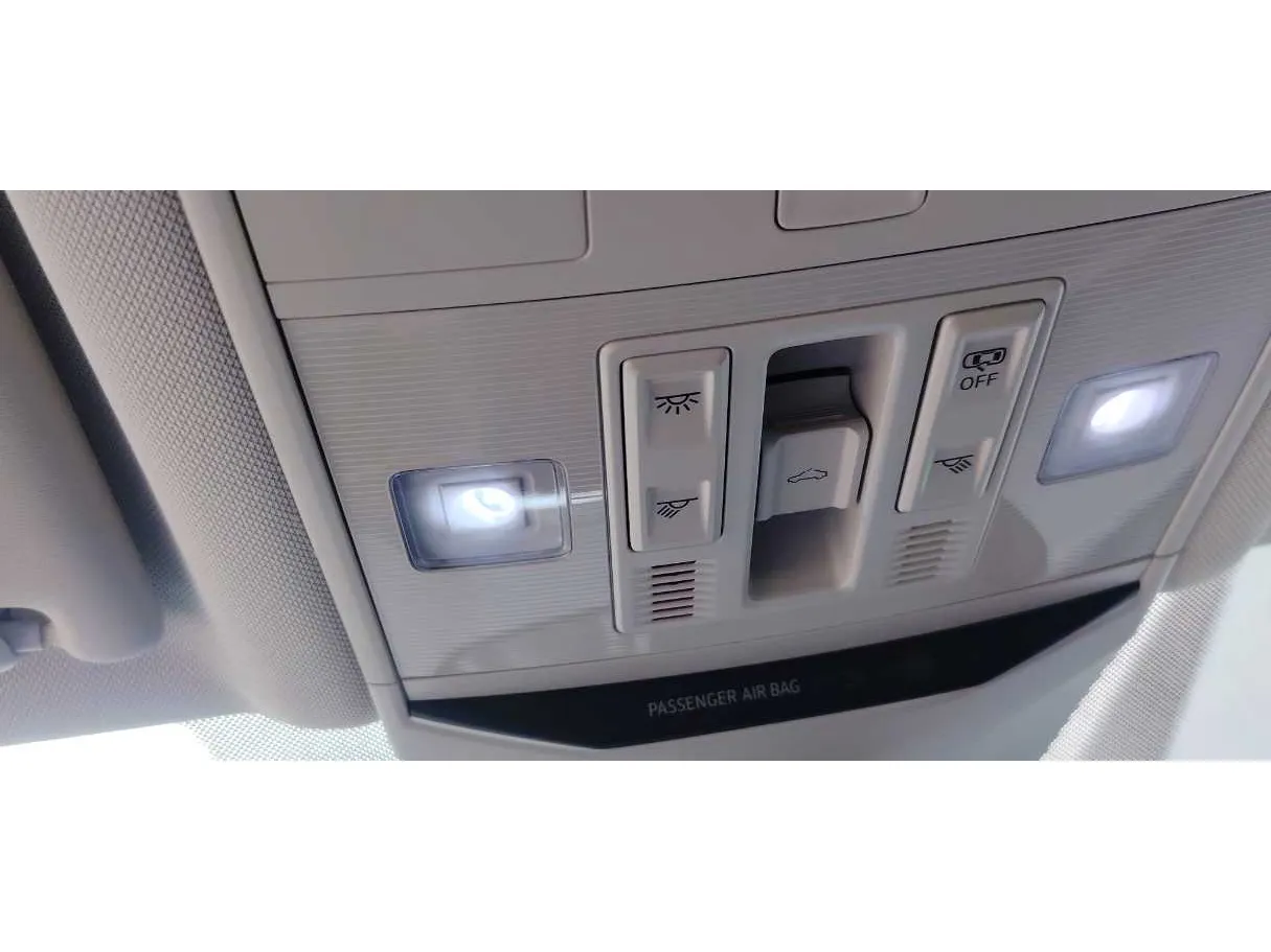 Car image 29