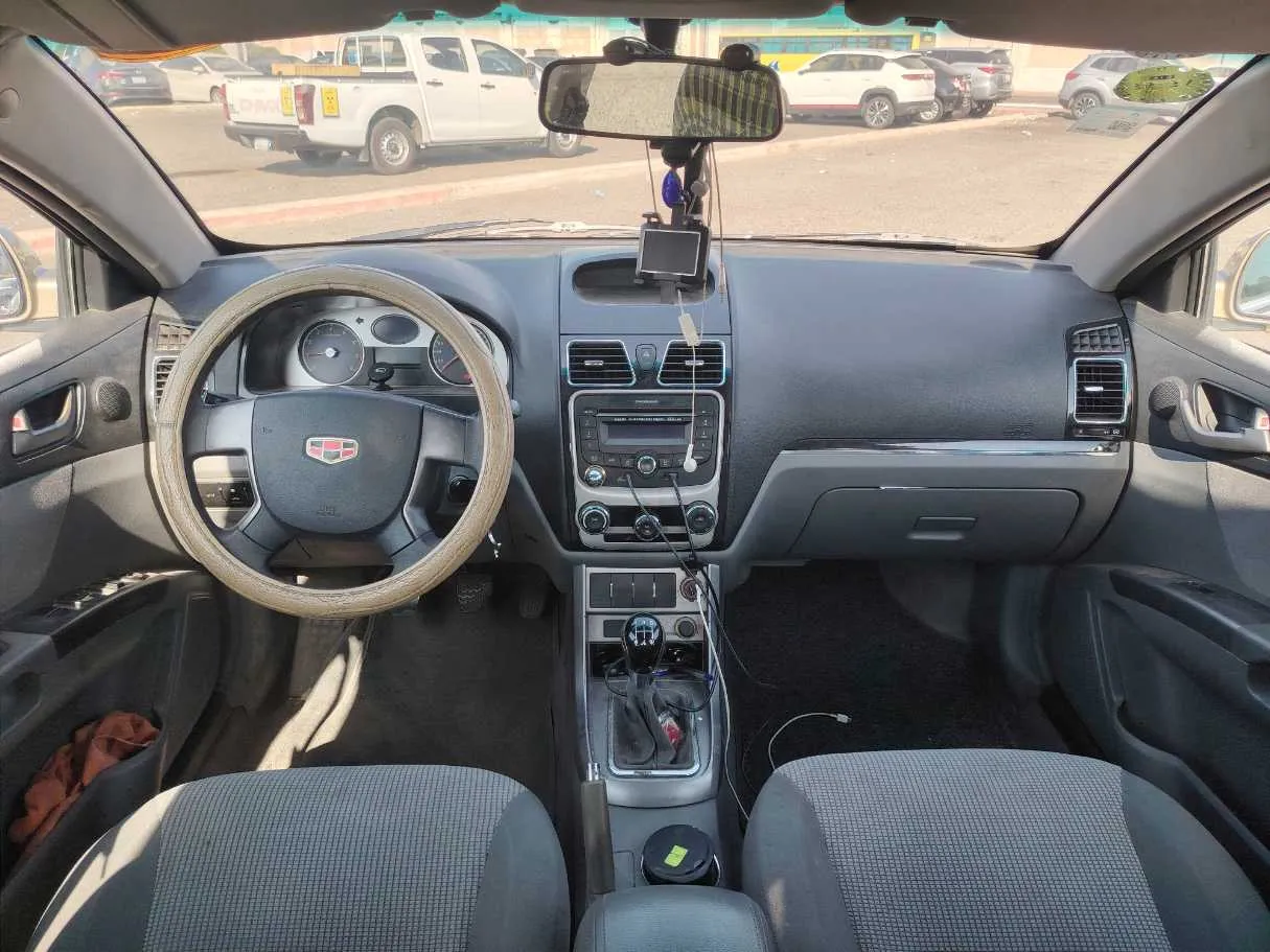 Car image 16