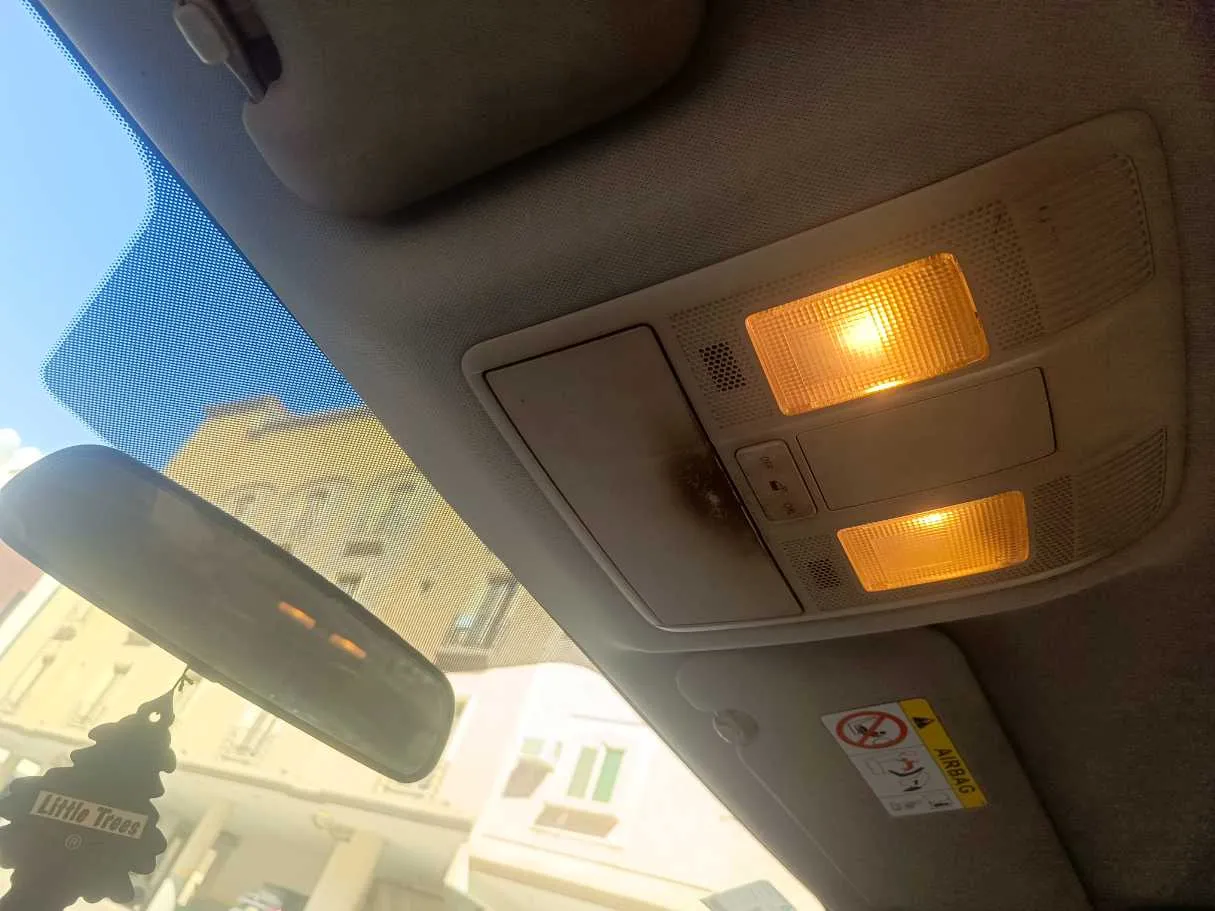 Car image 21