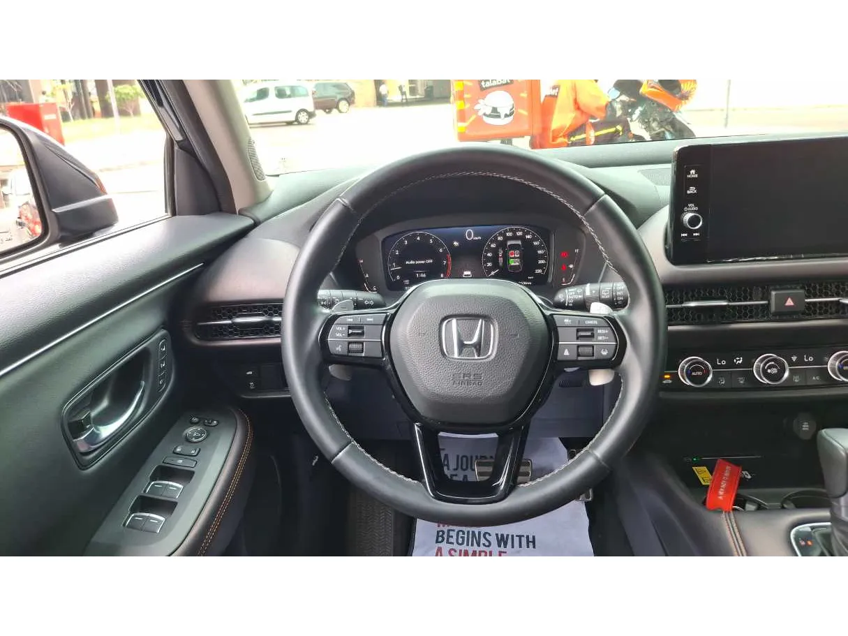 Car image 18