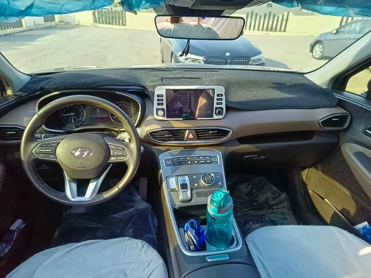 Car image 21