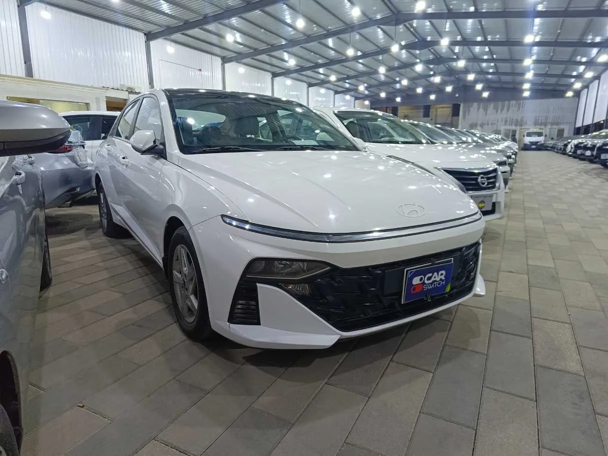 Car image 3