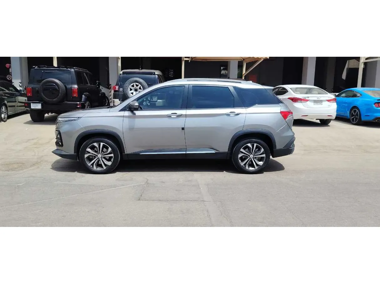 Car image 8