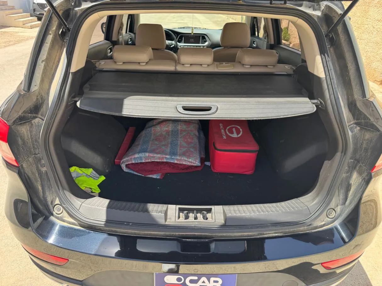 Car image 19