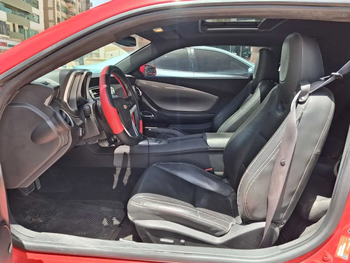 Car image 12
