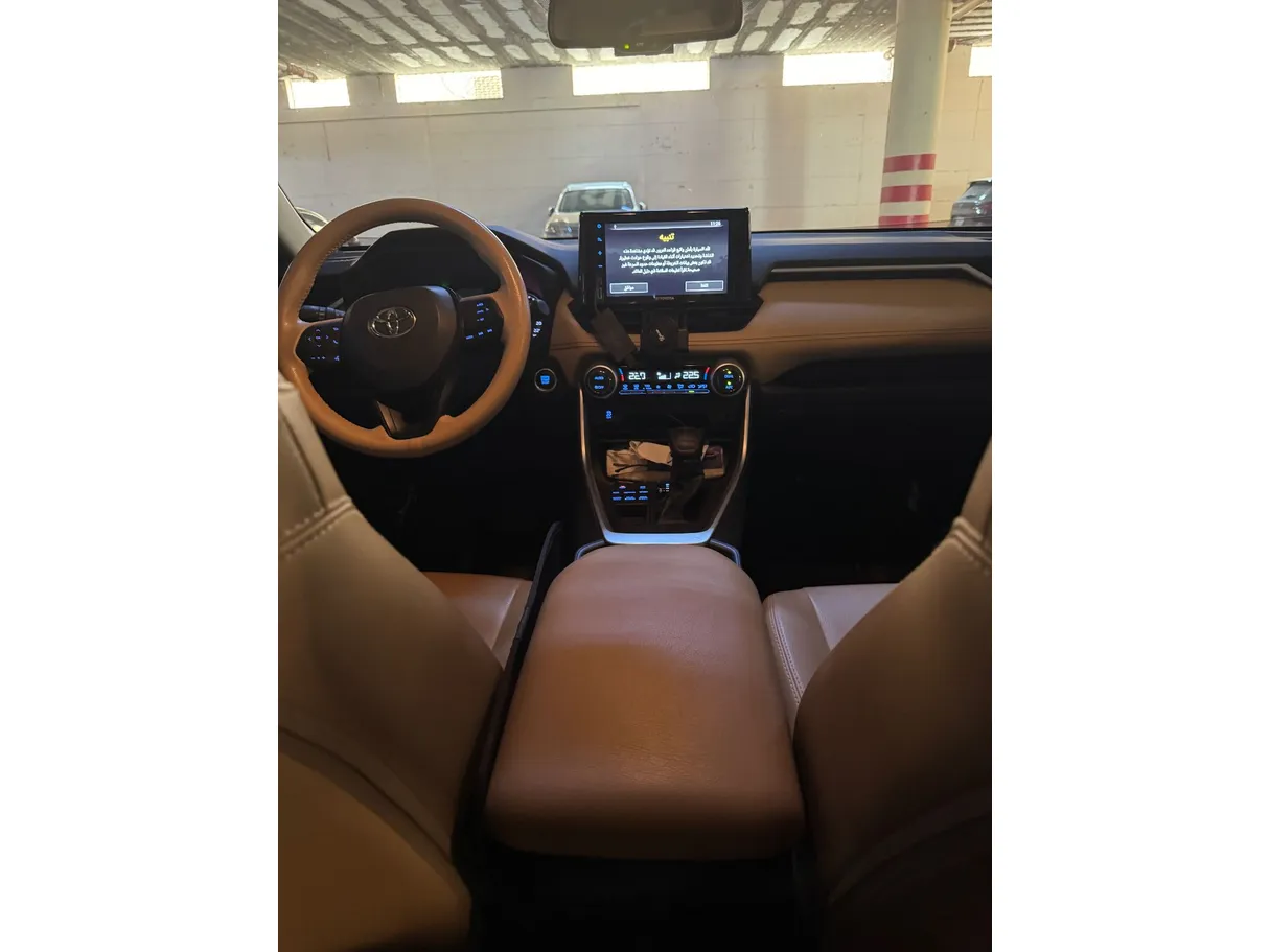 Car image 19