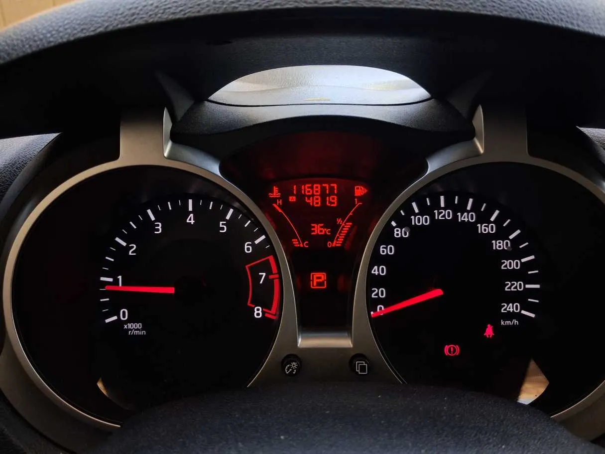 Car image 18