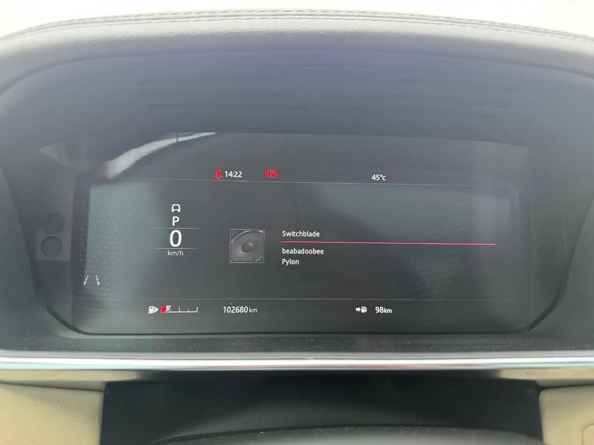 Car image 24