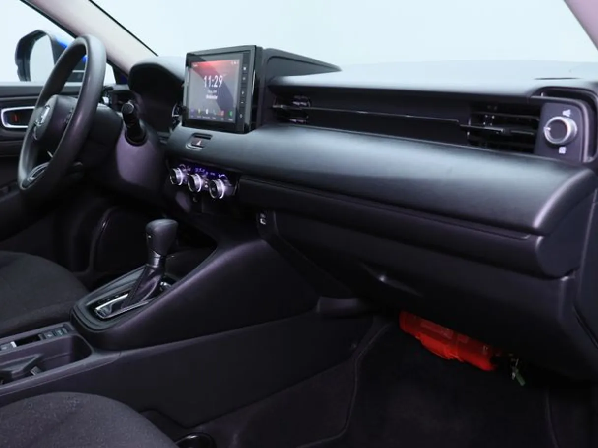Car image 10