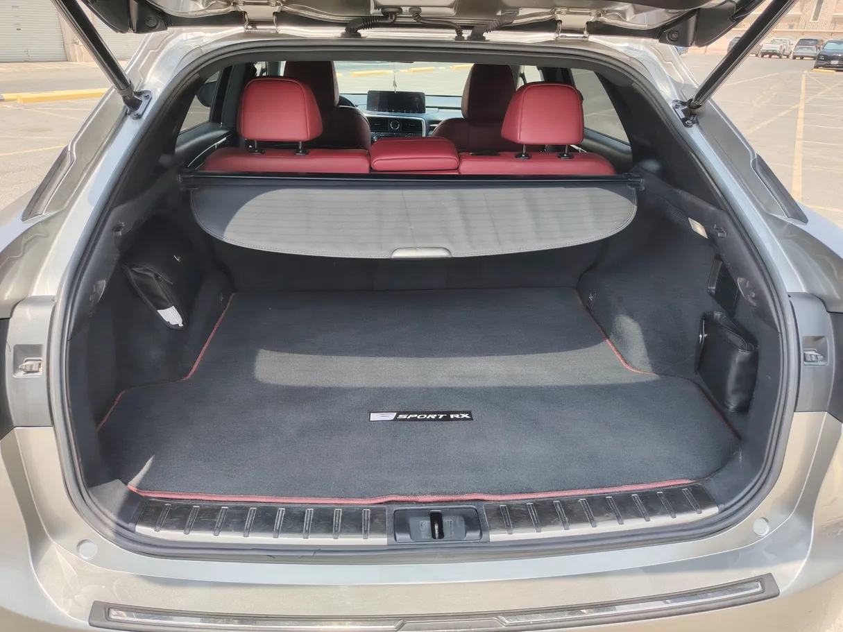 Car image 27