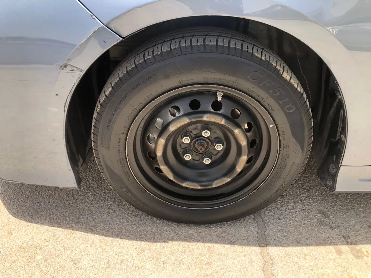 Car image 10