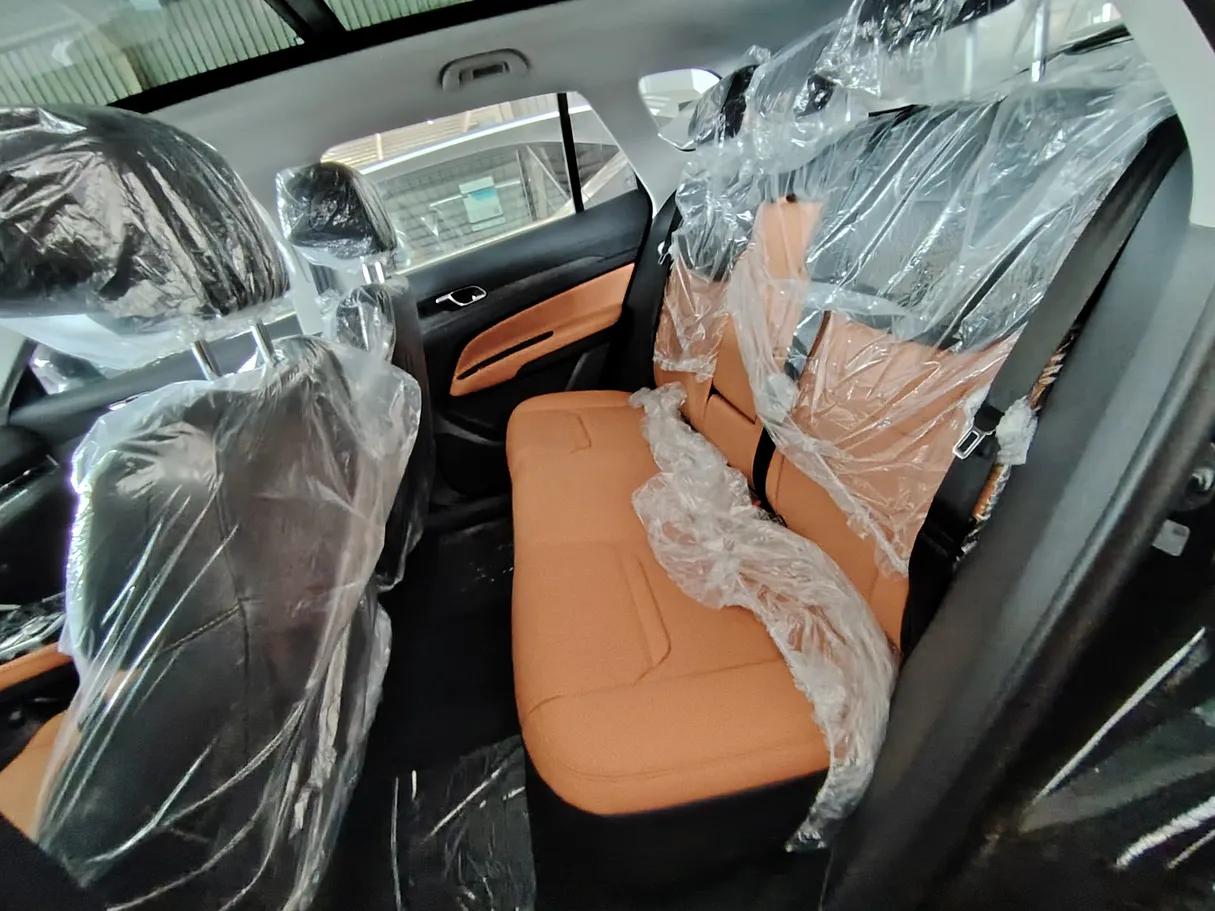 Car image 21