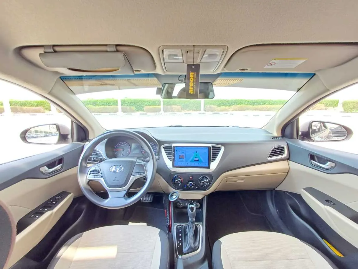 Car image 17