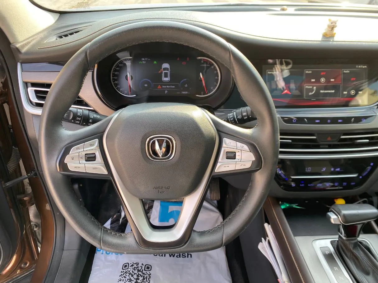 Car image 17