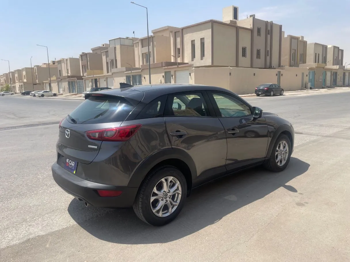 Car image 5