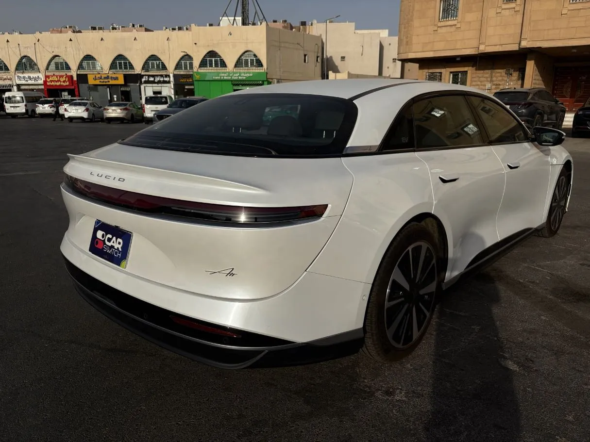 Car image 5