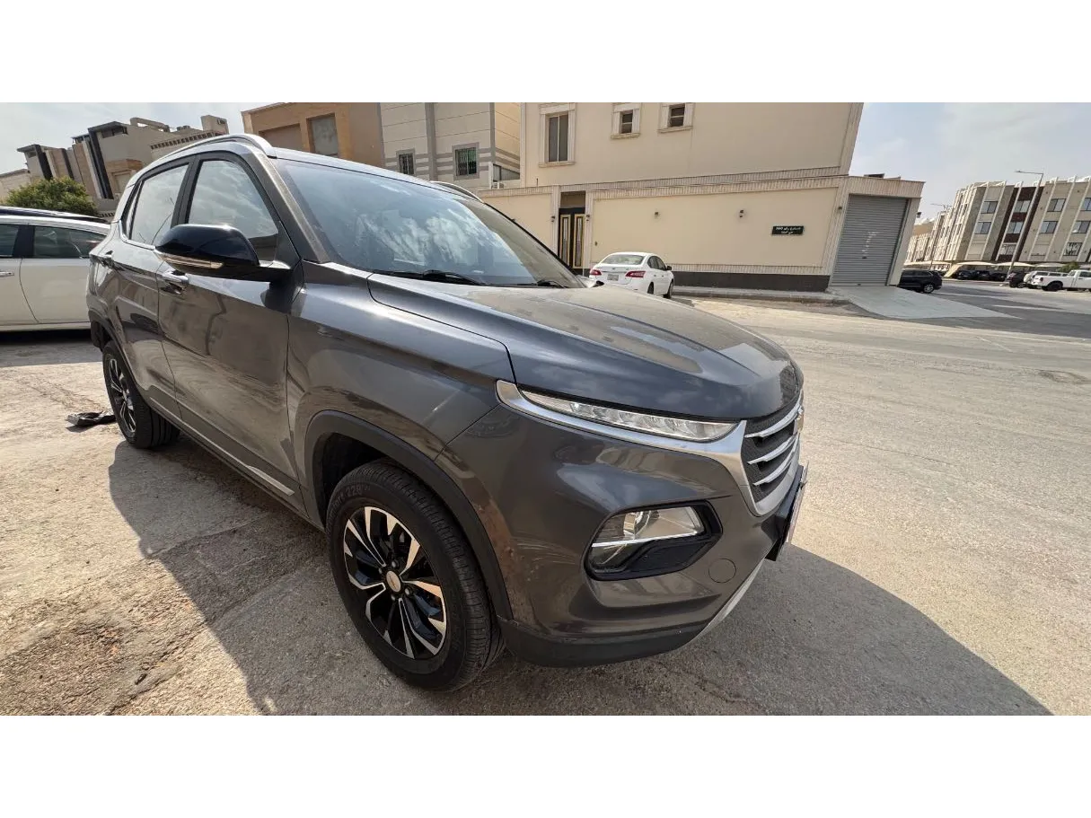 Car image 3