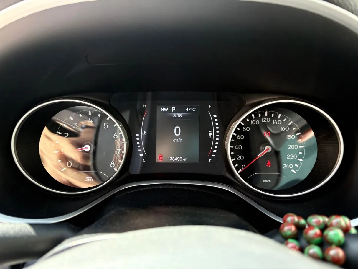 Car image 25