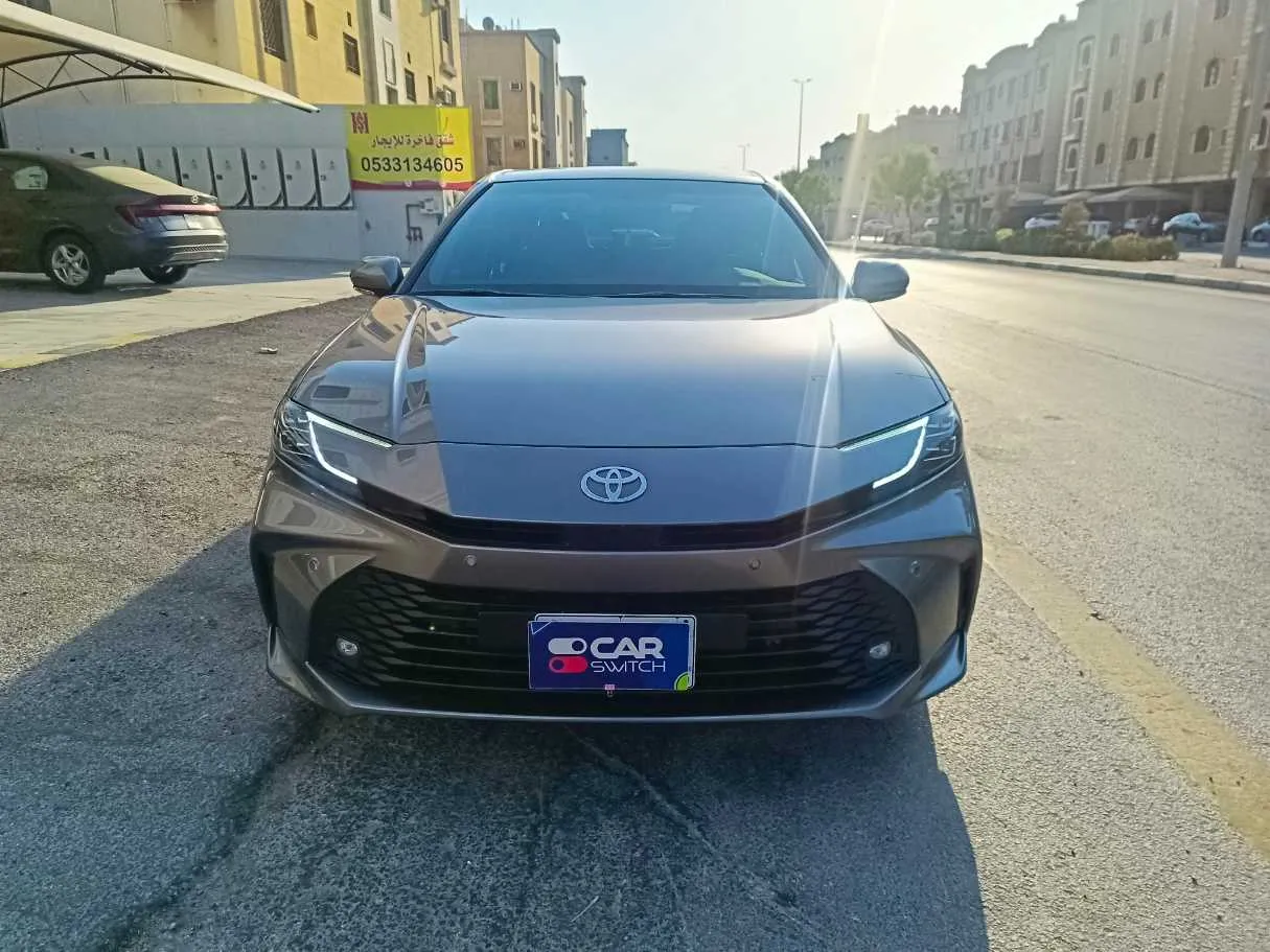 Car image 4