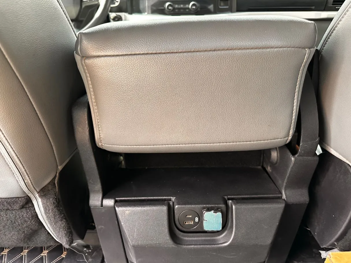 Car image 24