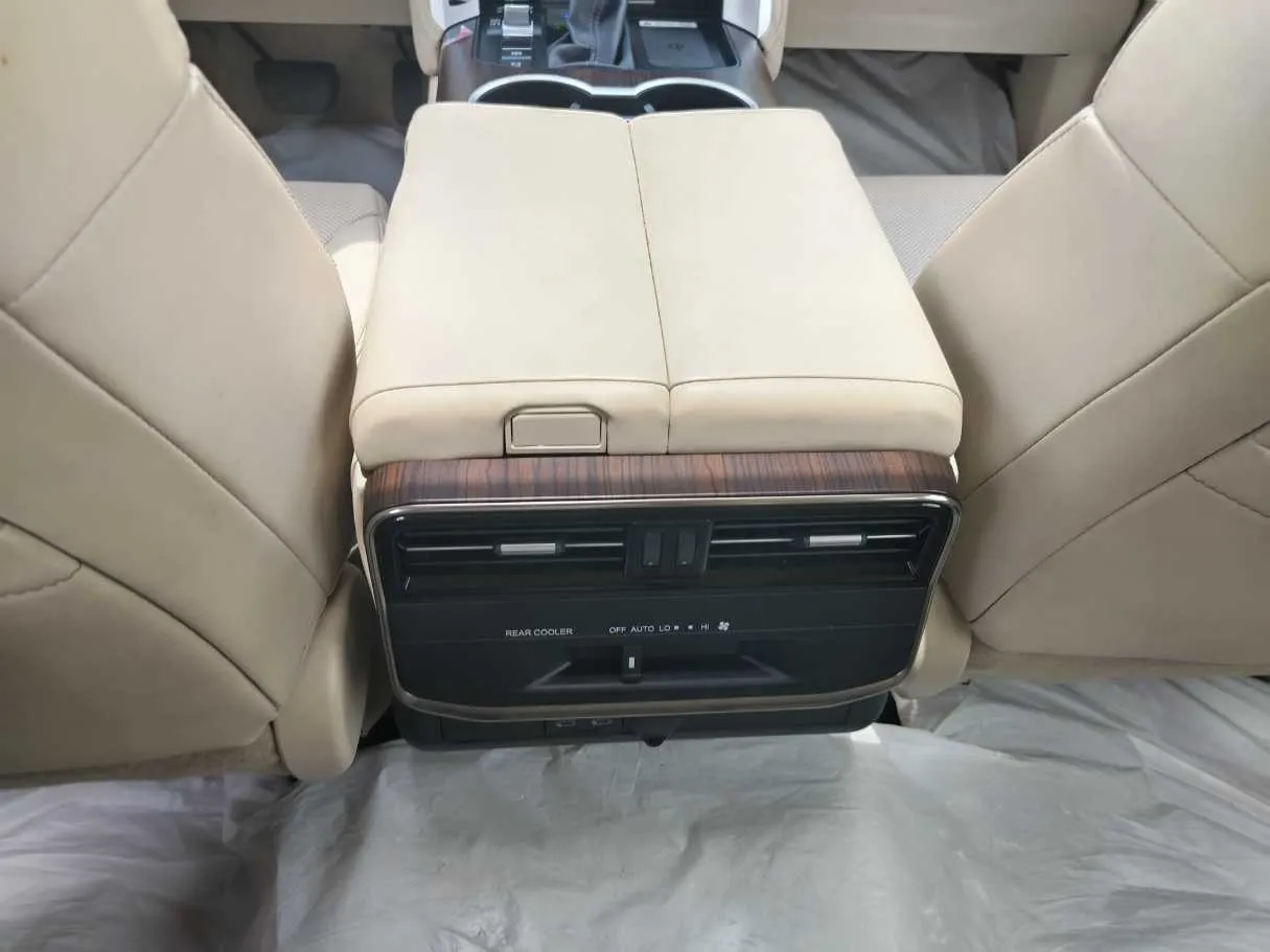 Car image 45