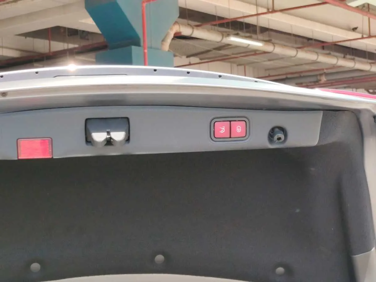 Car image 37