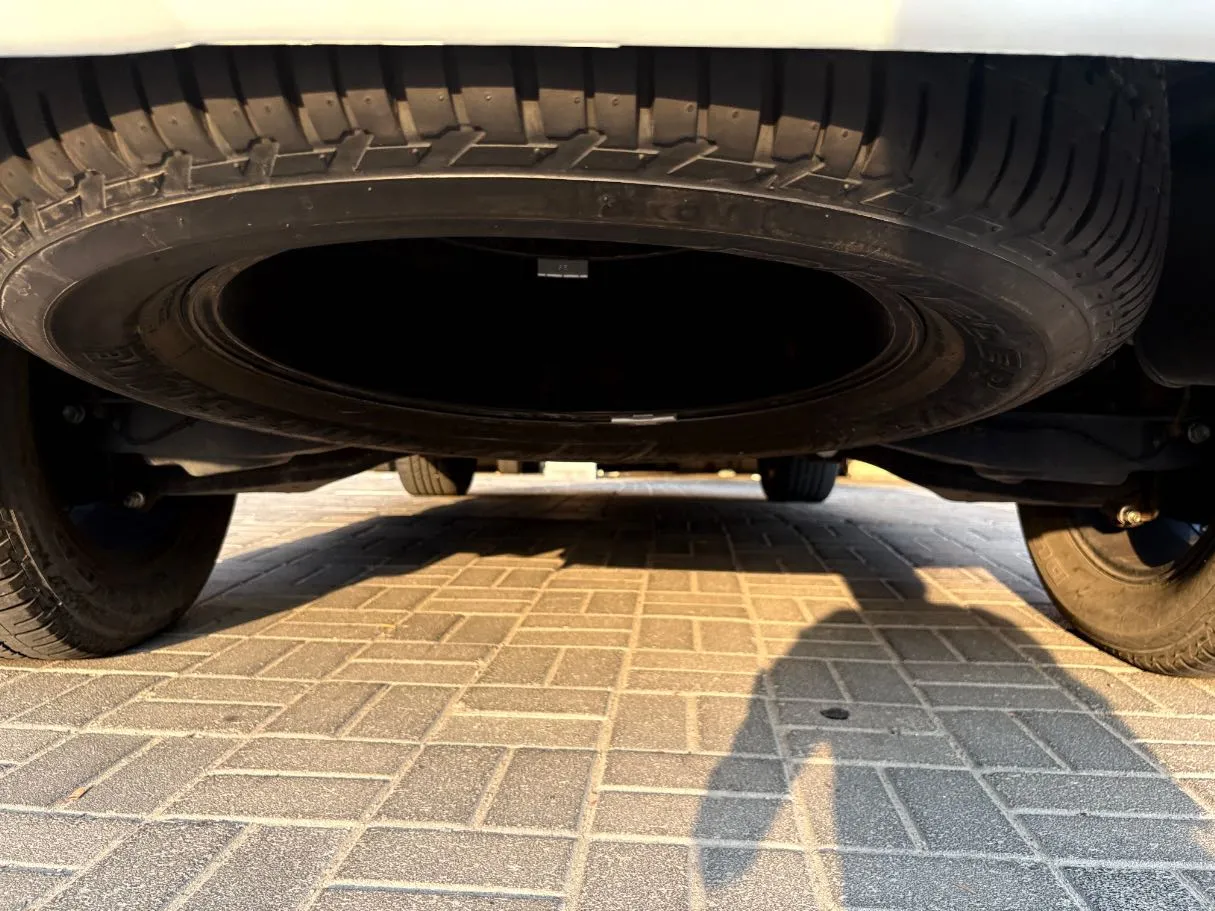 Car image 28