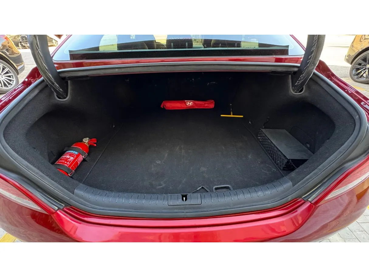 Car image 21