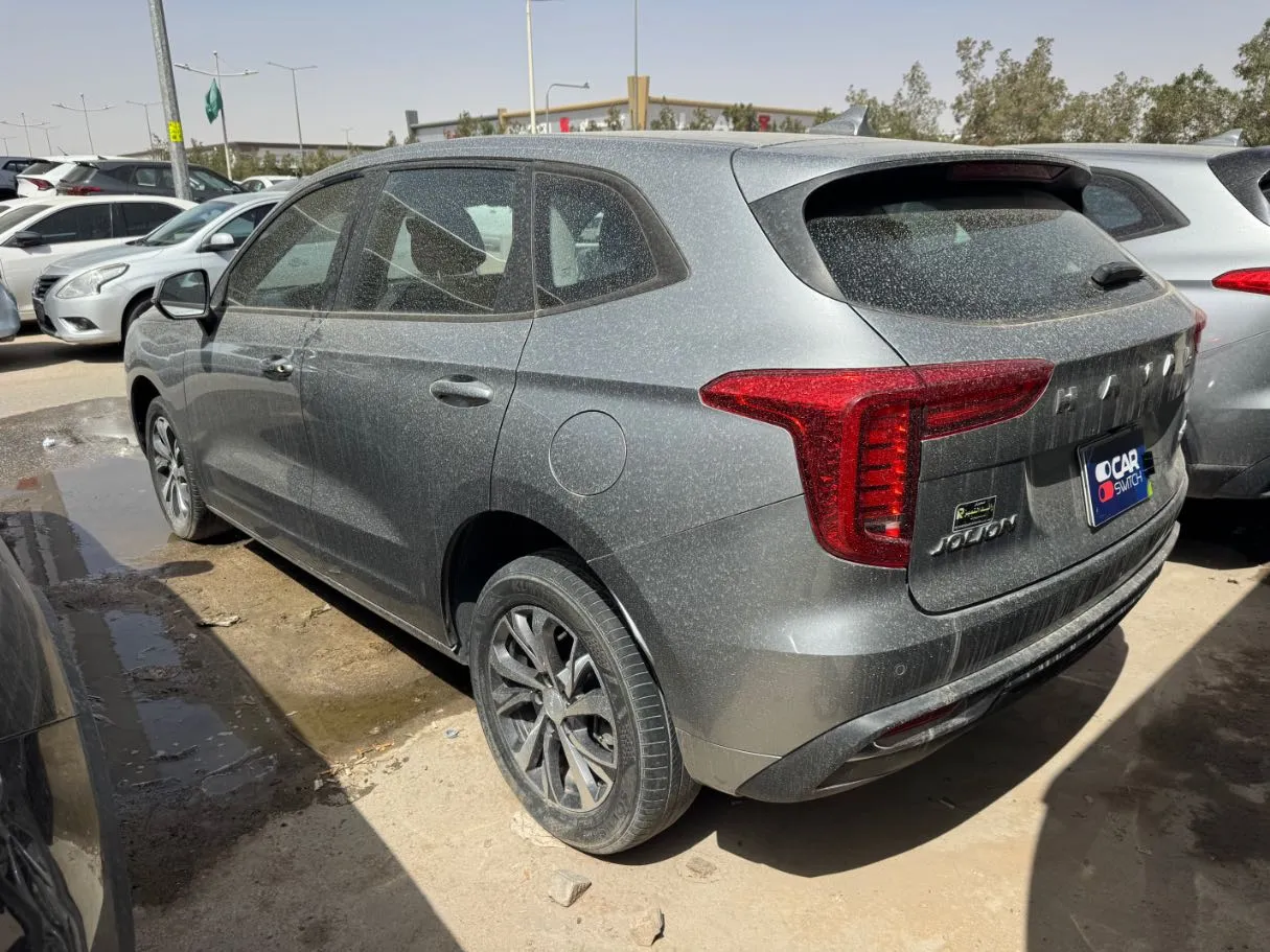 Car image 5