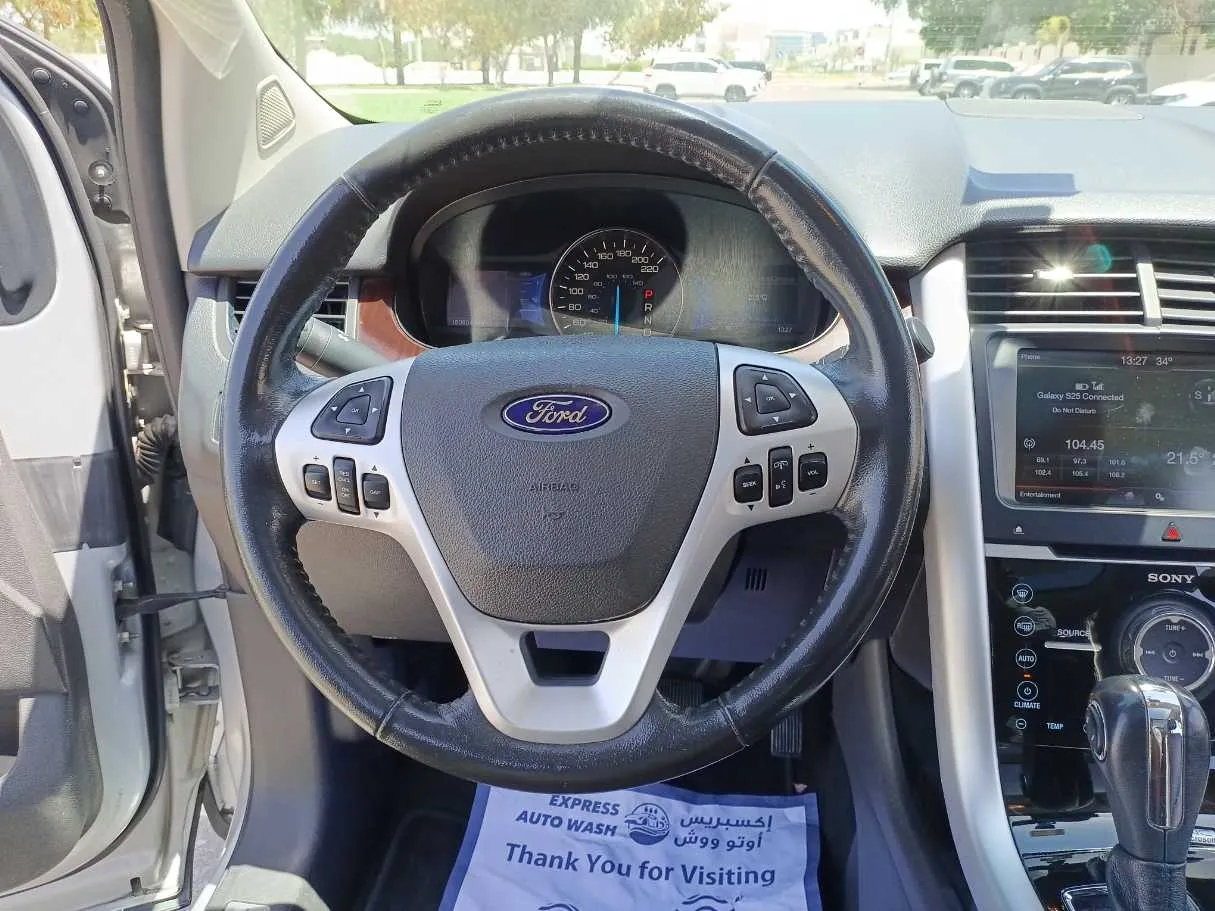 Car image 14