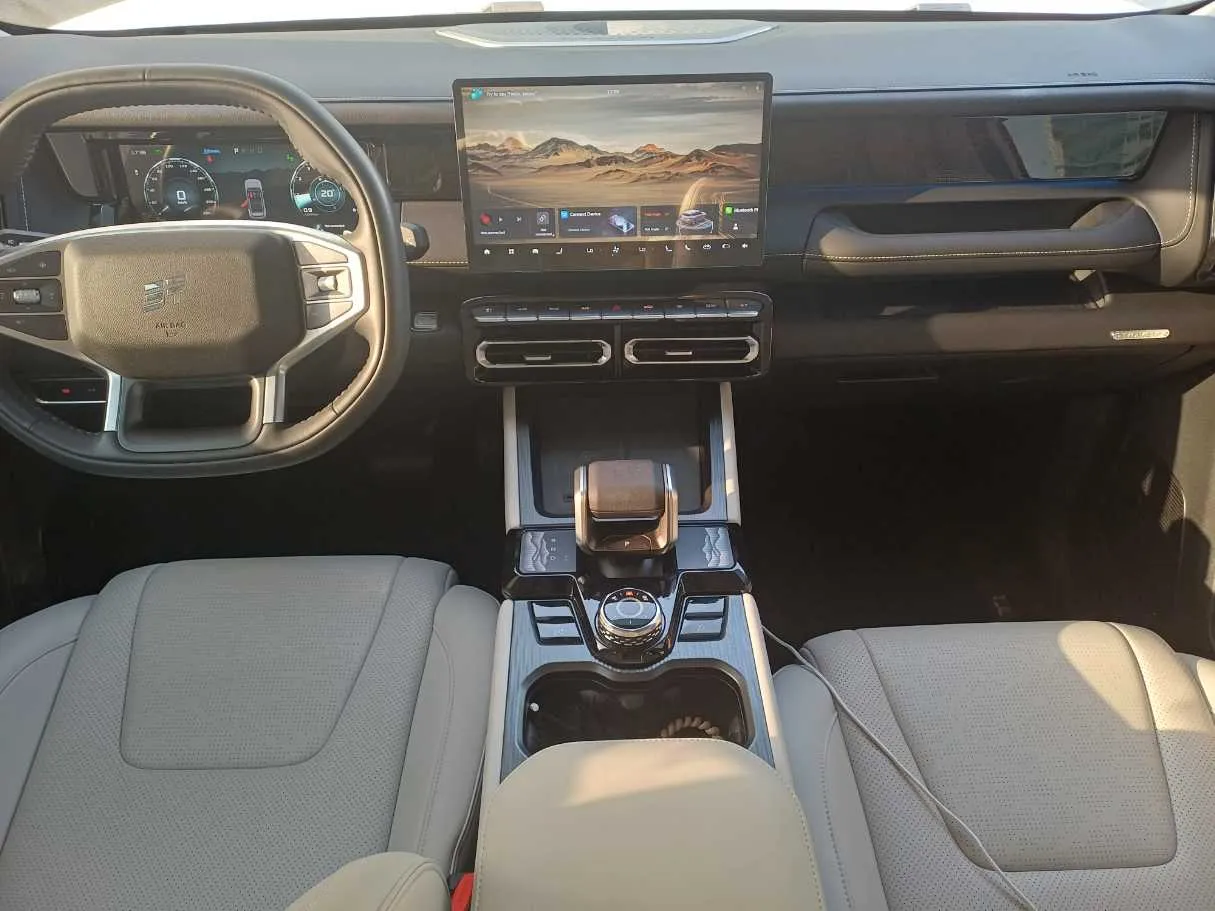 Car image 15