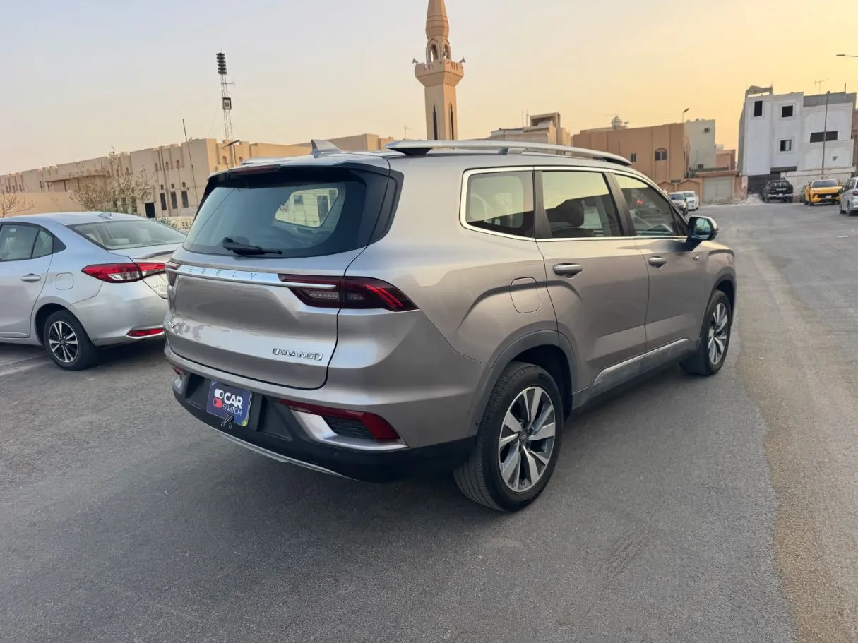 Car image 5